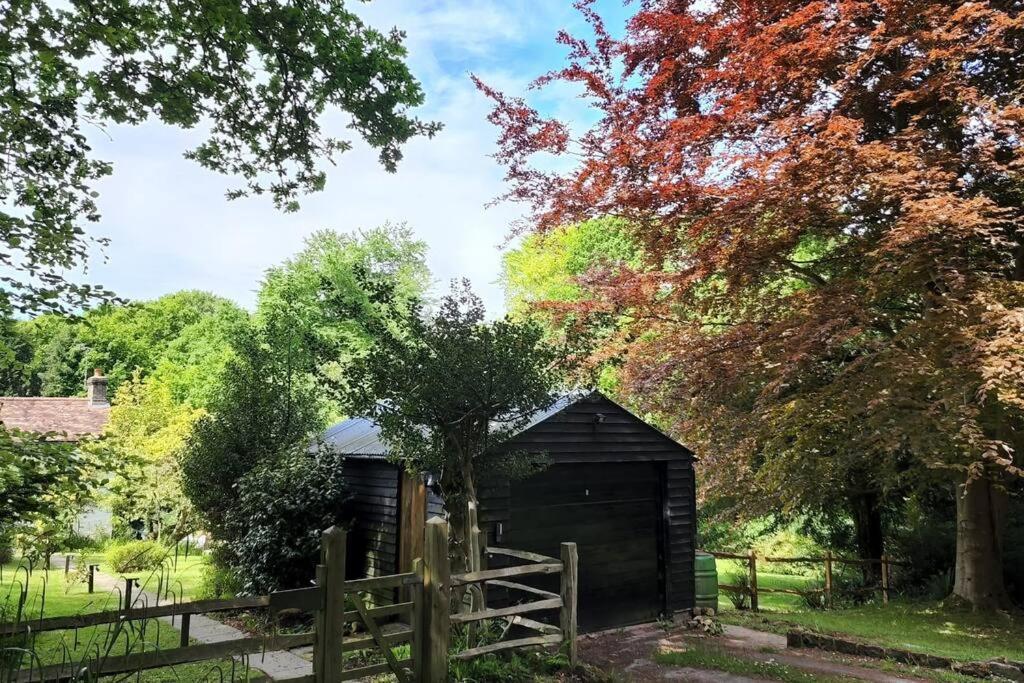 Ashdown Forest Character Cottage, 18Th Century Кроуборо Екстер'єр фото