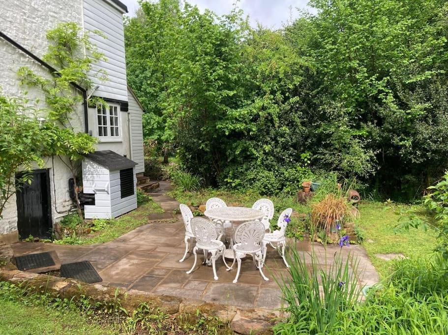 Ashdown Forest Character Cottage, 18Th Century Кроуборо Екстер'єр фото